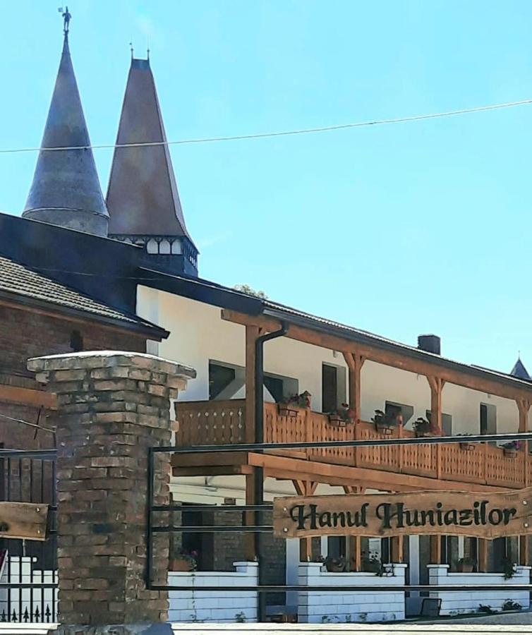 Hanul Huniazilor Hunedoara Exterior foto
