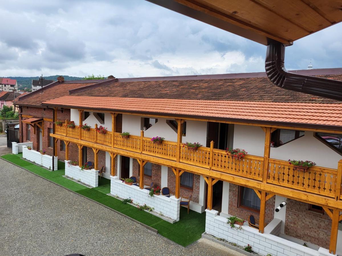 Hanul Huniazilor Hunedoara Exterior foto