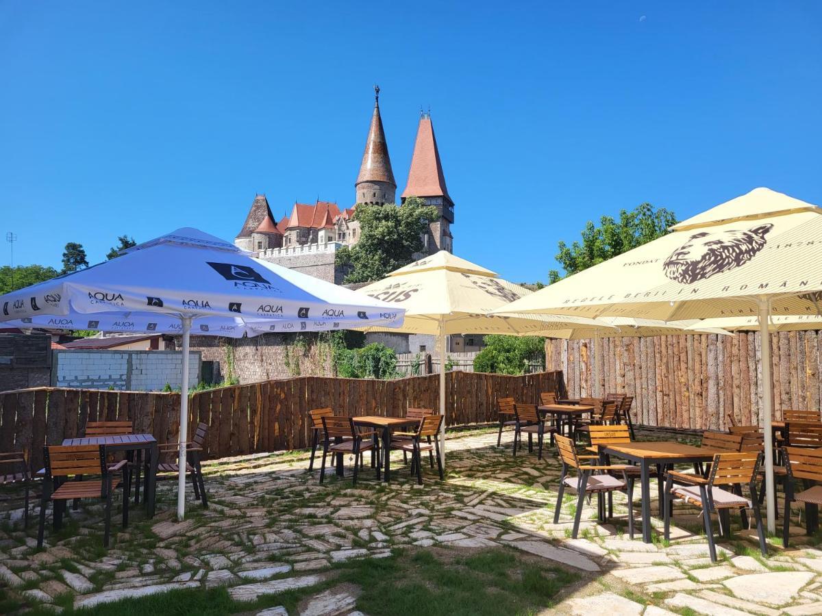 Hanul Huniazilor Hunedoara Exterior foto
