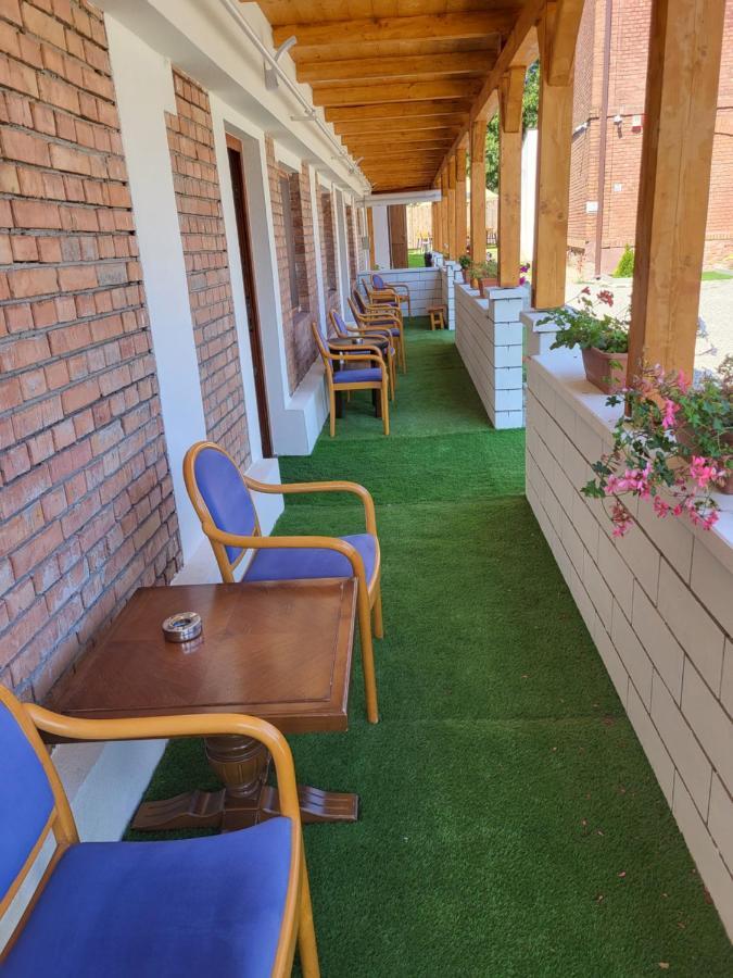 Hanul Huniazilor Hunedoara Exterior foto