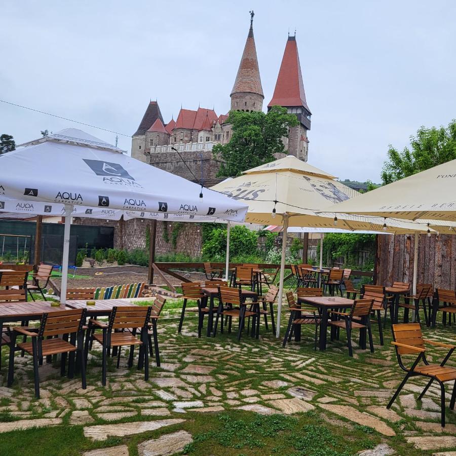 Hanul Huniazilor Hunedoara Exterior foto