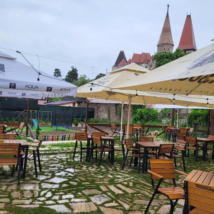 Hanul Huniazilor Hunedoara Exterior foto