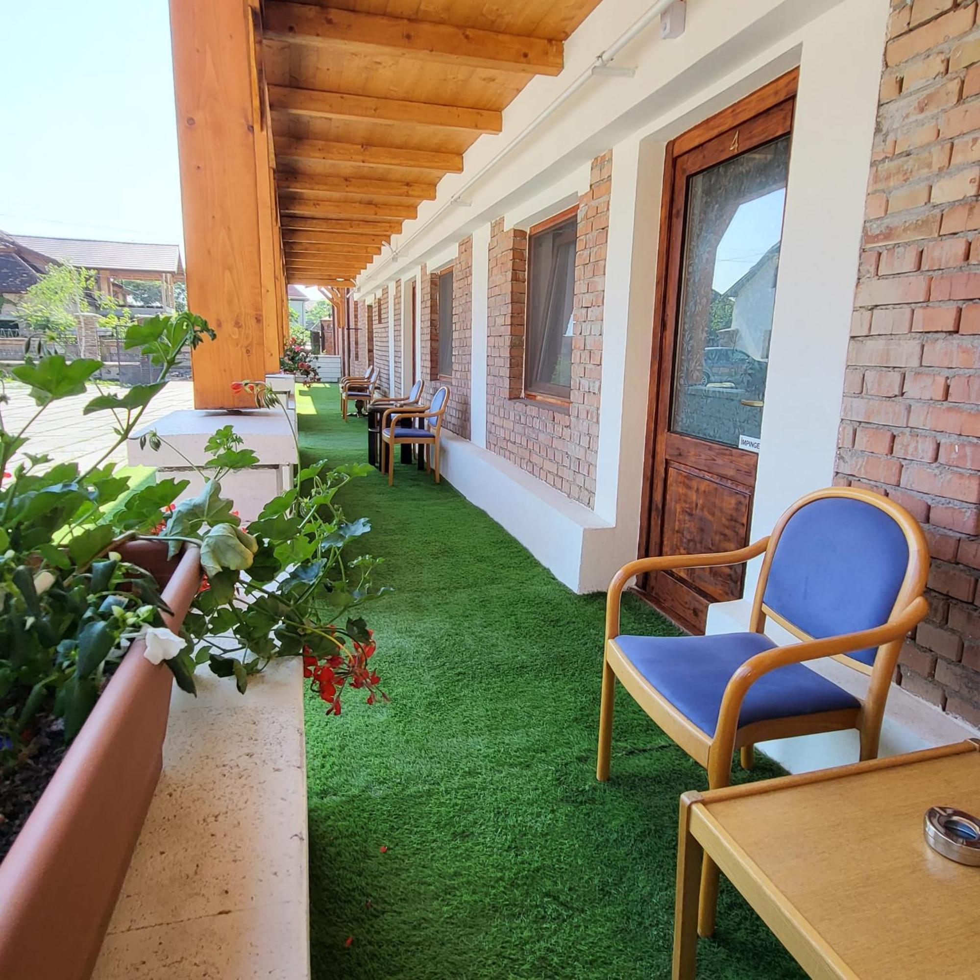 Hanul Huniazilor Hunedoara Exterior foto