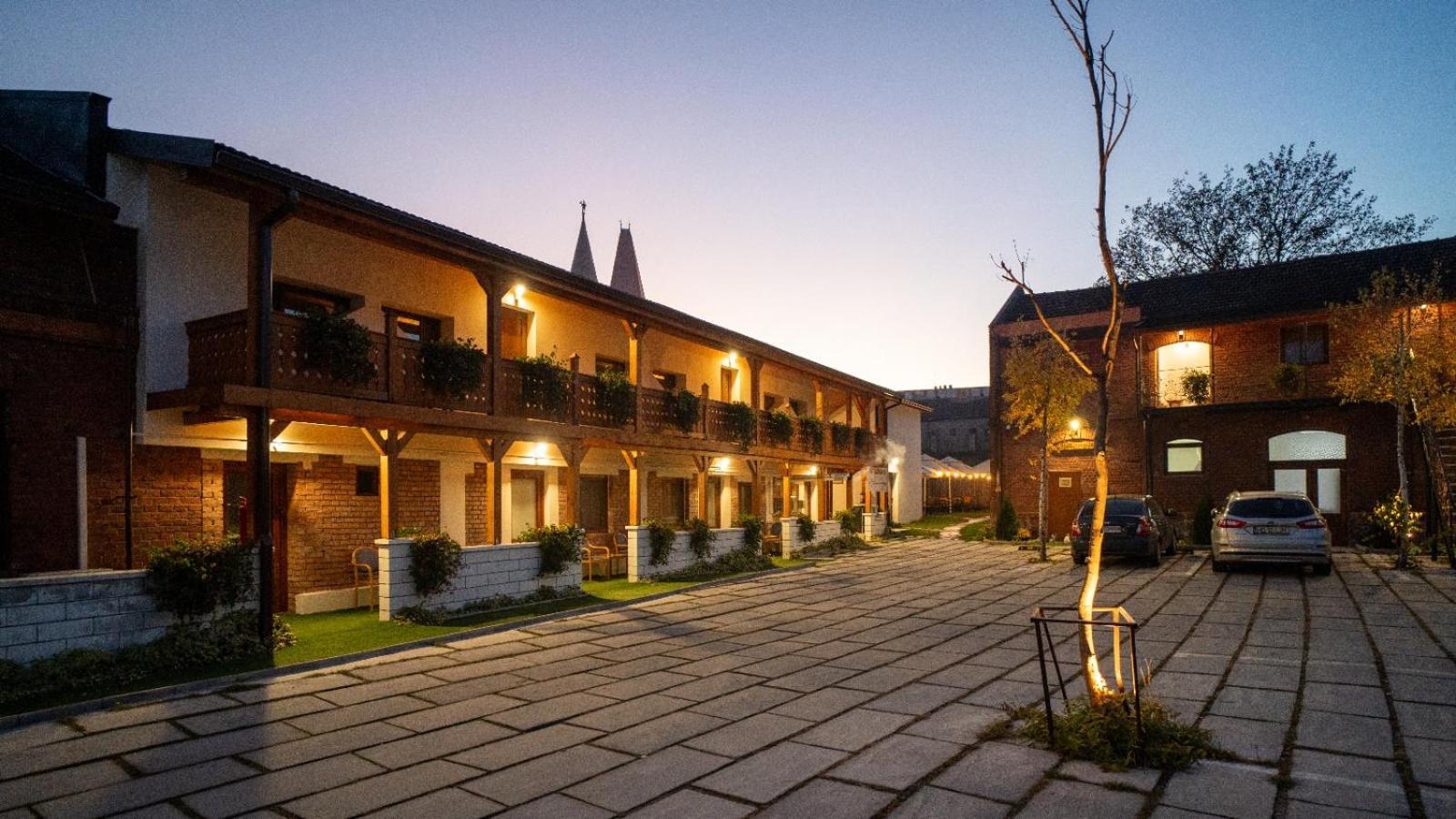 Hanul Huniazilor Hunedoara Exterior foto