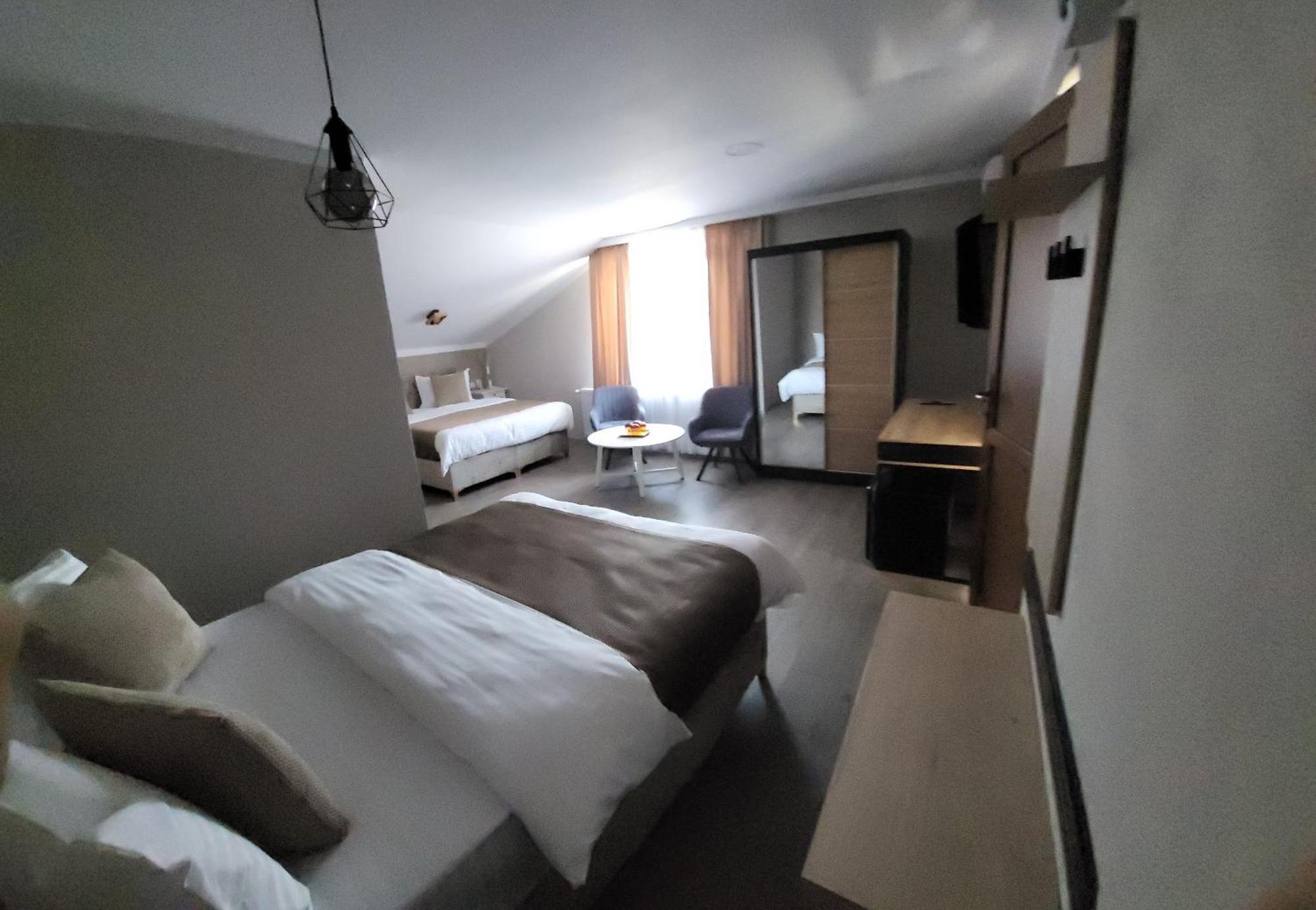 Hanul Huniazilor Hunedoara Exterior foto
